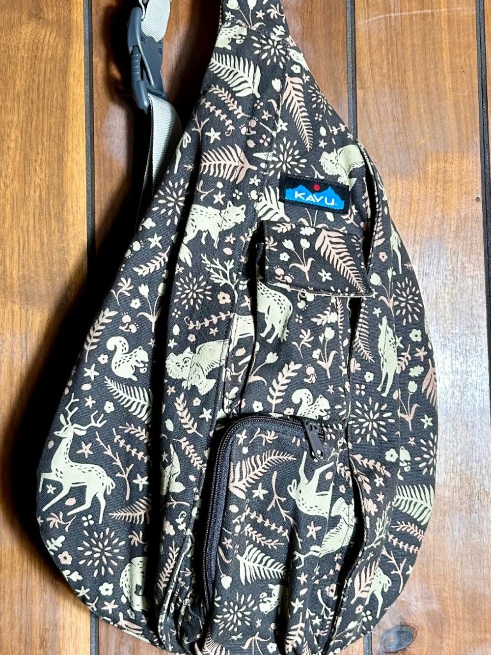 Kavu Rope Bag Whimsical Trail Crossbody Woodland Themed Pattern w/ Floral Design